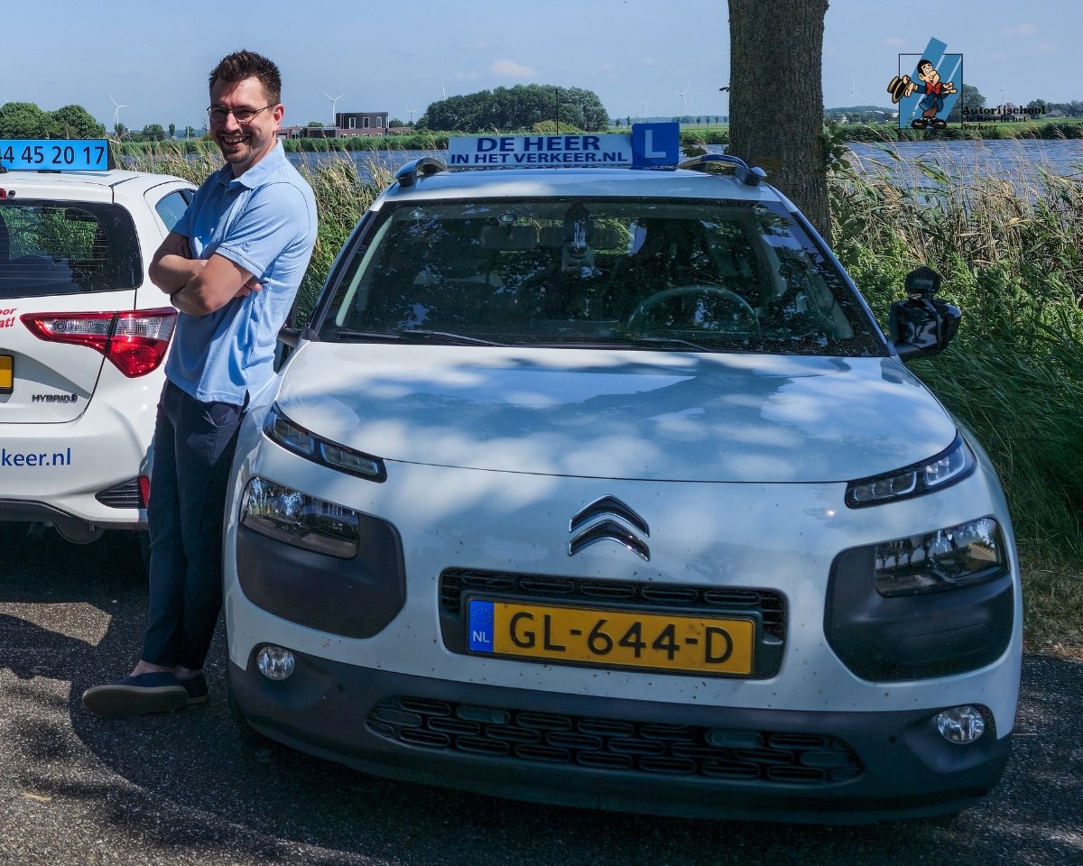 Wesley de Heer, rijinstructeur bij Autorijschool de Heer in het Verkeer